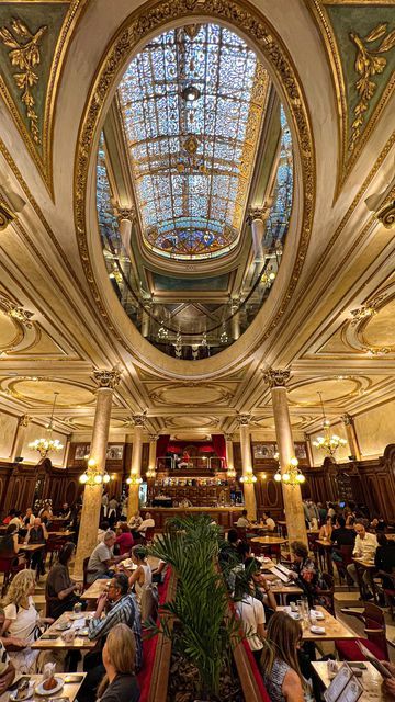 Confiteria La Ideal historic cafe